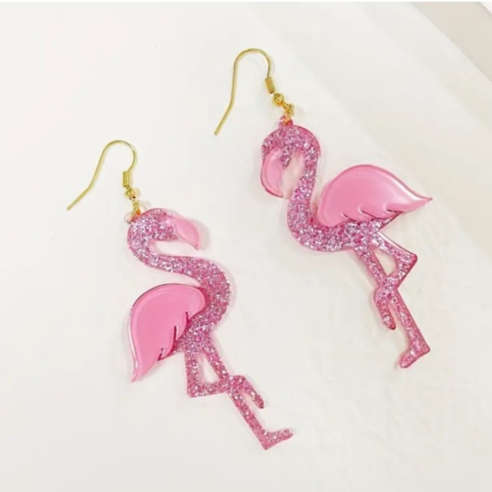 🎉Host Pick🎉 NWT Pretty Pink Flamingo Pierced Dangle Acrylic Earrings!